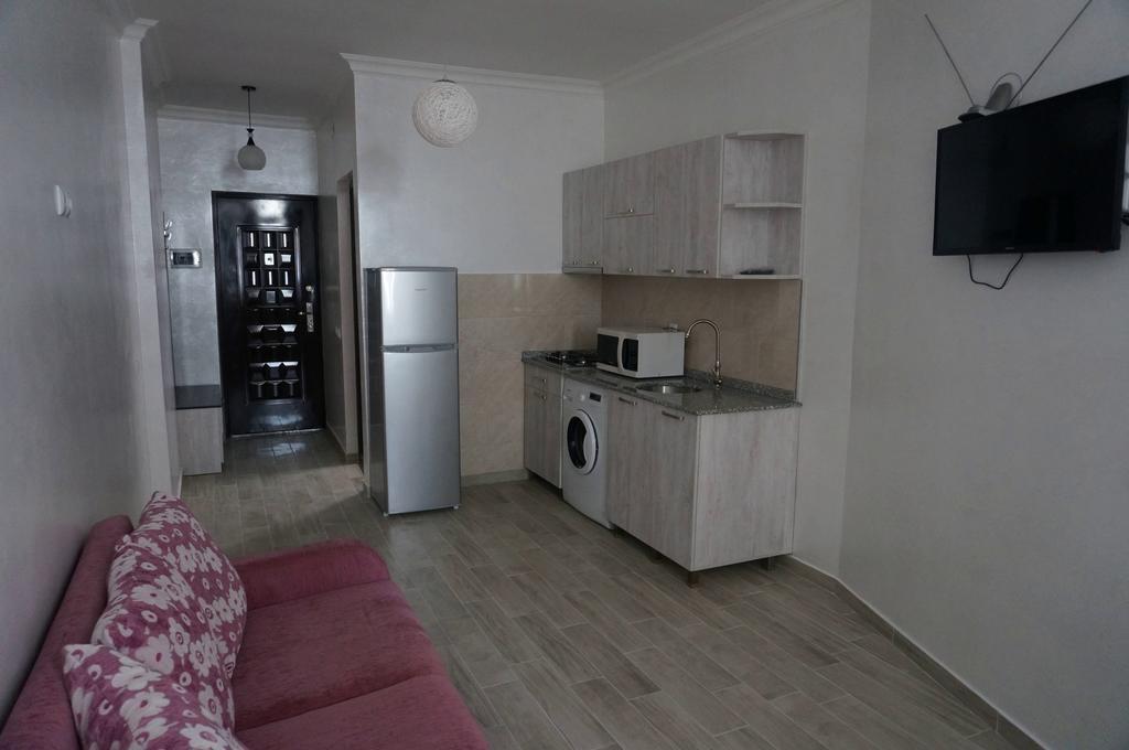 Tato'S Apartment 巴统 外观 照片